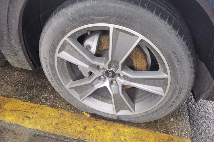 Used Audi Q5L Sportback 2022 40 TFSI Luxury Model Right Front Wheel Hub
