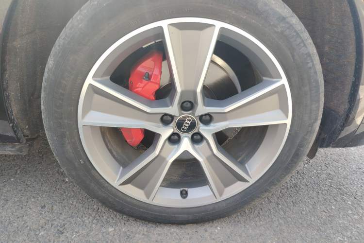 Used Audi Q5L Sportback 2022 45 TFSI Luxury Model Right Front Wheel Hub