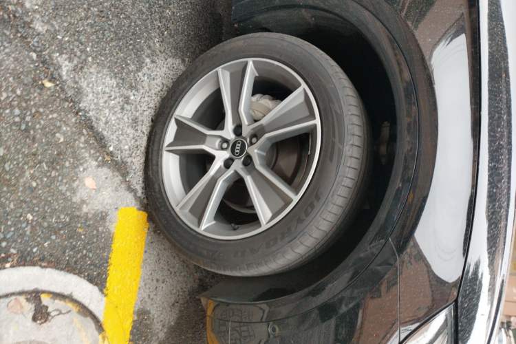 Used Audi Q5L Sportback 2022 40 TFSI Luxury Model Right Front Wheel Hub