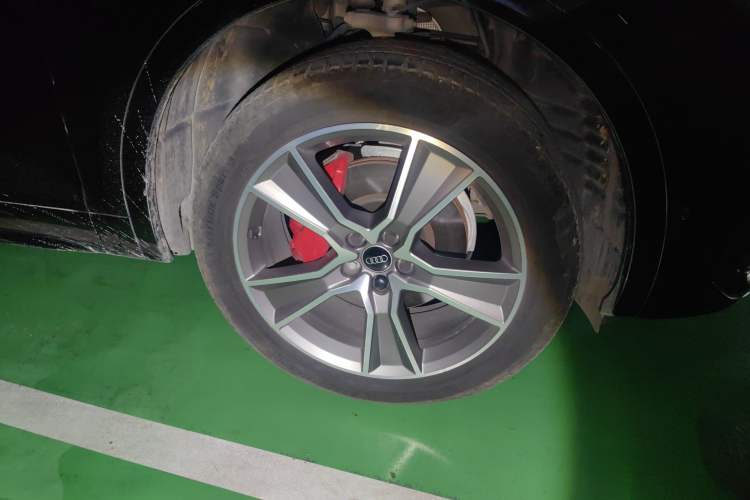 Used Audi Q5L Sportback 2022 40 TFSI Luxury Model Right Front Wheel Hub