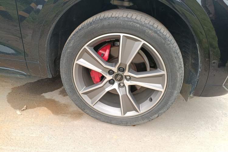 Used Audi Q5L Sportback 2022 Updated 40 TFSI Luxury Edition Right Front Wheel Hub
