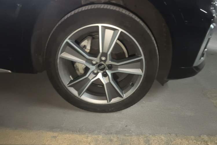 Used Audi Q5L Sportback 2022 40 TFSI Luxury Model Right Front Wheel Hub