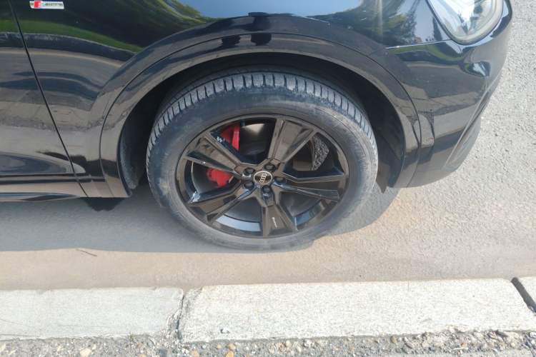 Used Audi Q5L Sportback 2022 Updated 40 TFSI Luxury Edition Right Front Wheel Hub