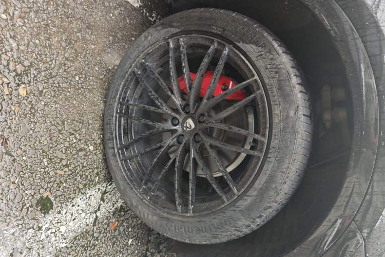 Used Audi Q5L Sportback 2022 Updated 45 TFSI Luxury Edition Right Front Wheel Hub