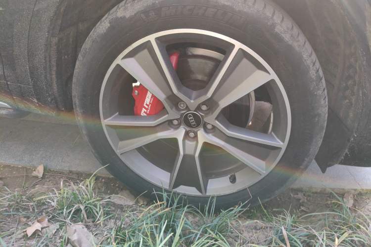 Used Audi Q5L Sportback 2022 40 TFSI Luxury Model Right Front Wheel Hub