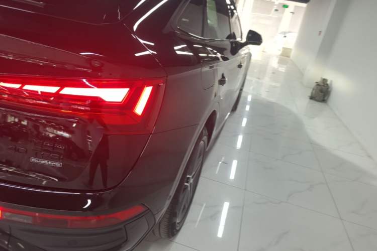 Used Audi Q5L Sportback 2022 Updated 40 TFSI Fashion Version Right Rear Taillight
