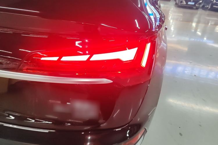 Used Audi Q5L Sportback 2022 40 TFSI Luxury Model Right Rear Taillight