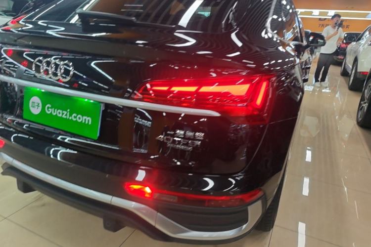 Used Audi Q5L Sportback 2022 40 TFSI Fashion Model Right Rear Taillight