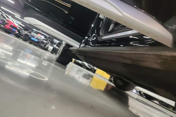 Used Audi Q5L Sportback 2022 40 TFSI Luxury Model Right Side Sill