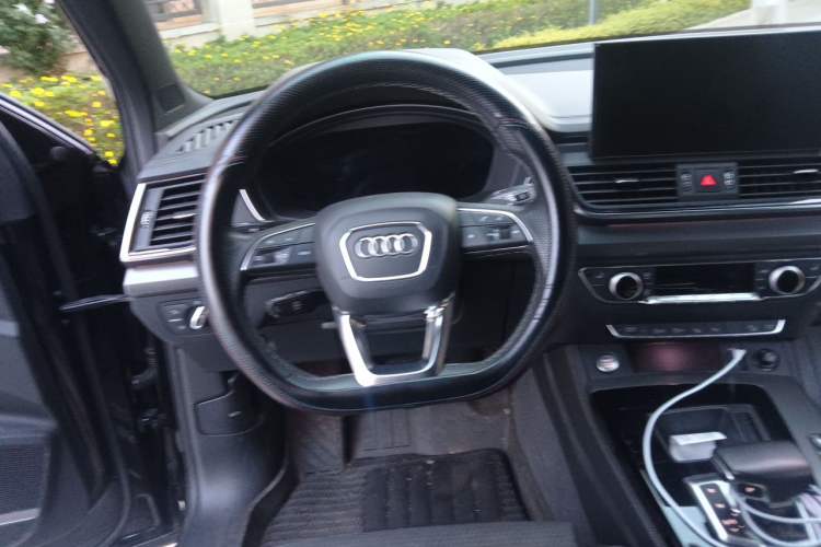 Used Audi Q5L Sportback 2022 Updated 45 TFSI Luxury Edition Steering Wheel