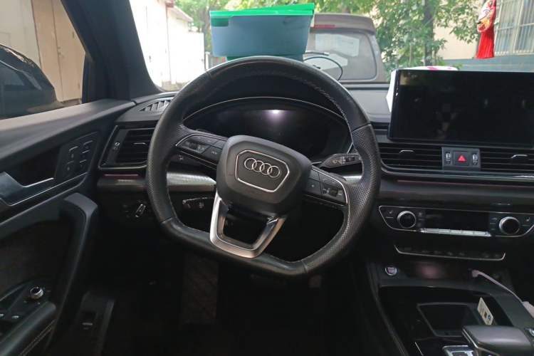 Used Audi Q5L Sportback 2022 40 TFSI Luxury Model Steering Wheel