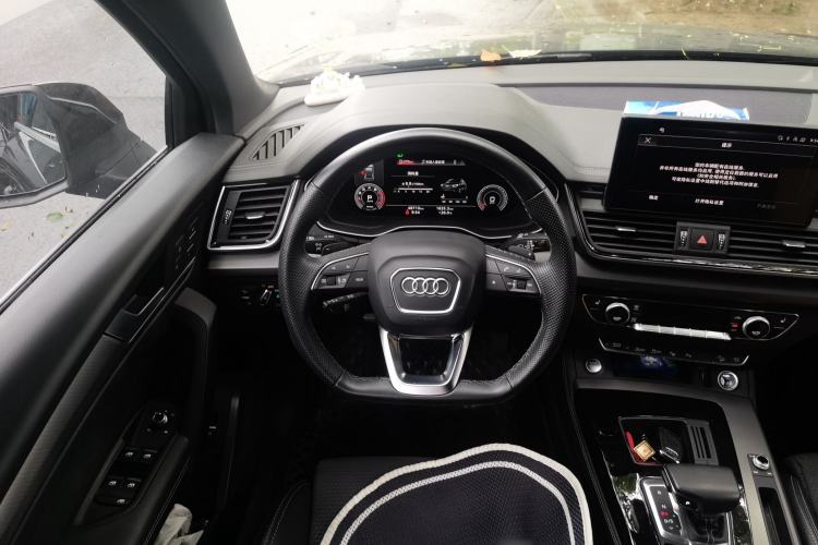 Used Audi Q5L Sportback 2022 40 TFSI Luxury Model Steering Wheel