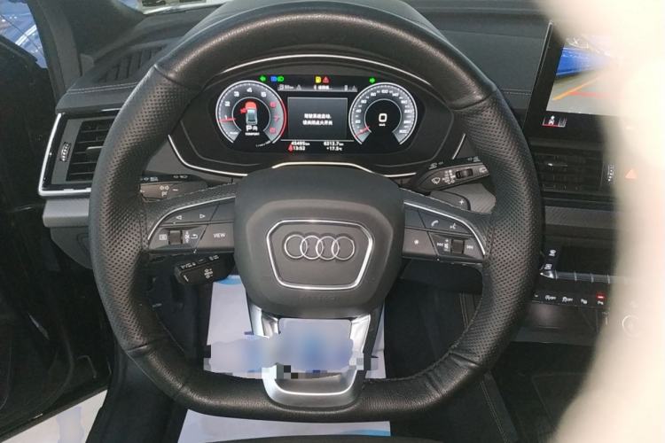 Used Audi Q5L Sportback 2022 Updated 40 TFSI Luxury Edition Steering Wheel