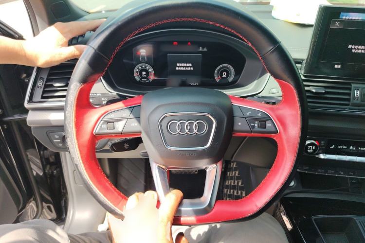 Used Audi Q5L Sportback 2022 45 TFSI Luxury Model Steering Wheel