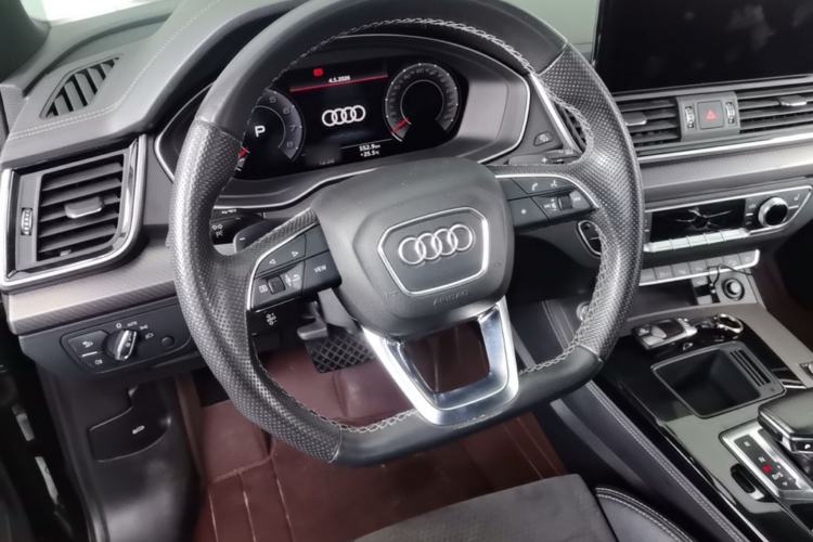 Used Audi Q5L Sportback 2022 40 TFSI Luxury Model Steering Wheel