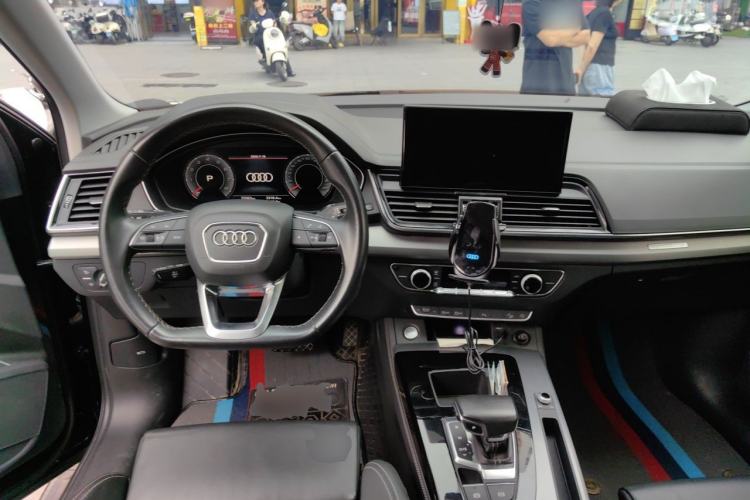 Used Audi Q5L Sportback 2022 40 TFSI Luxury Model Steering Wheel