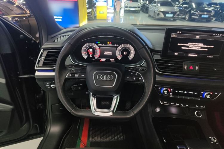 Used Audi Q5L Sportback 2022 40 TFSI Luxury Model Steering Wheel