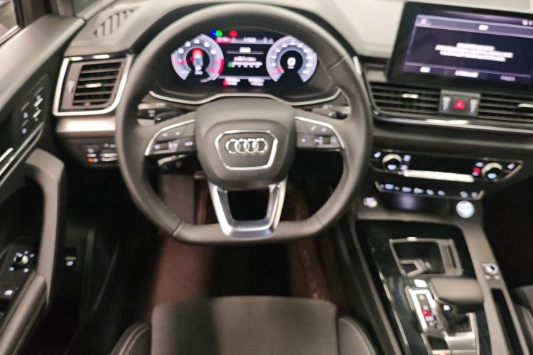 Used Audi Q5L Sportback 2022 Updated 45 TFSI Luxury Edition Steering Wheel