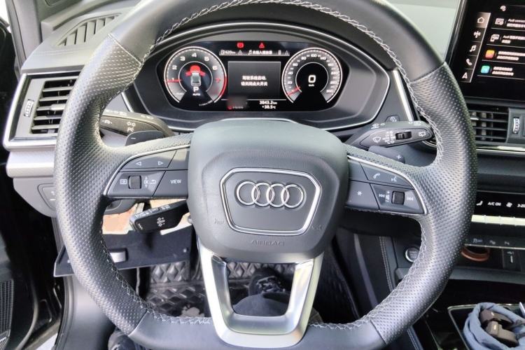 Used Audi Q5L Sportback 2022 45 TFSI Luxury Model Steering Wheel