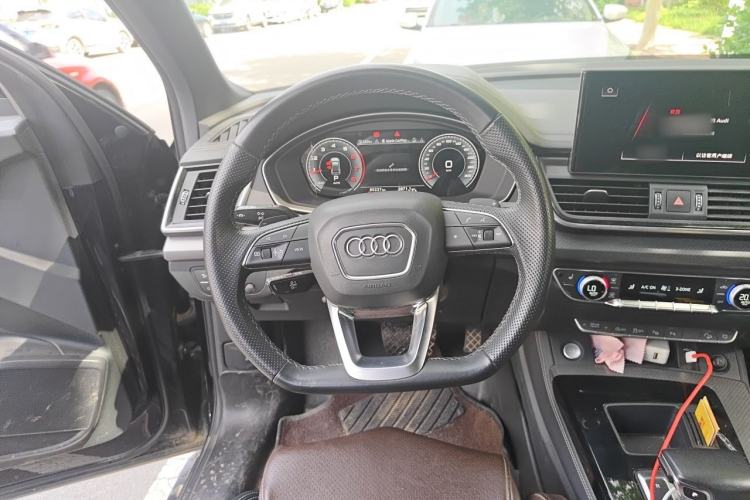 Used Audi Q5L Sportback 2022 40 TFSI Luxury Model Steering Wheel
