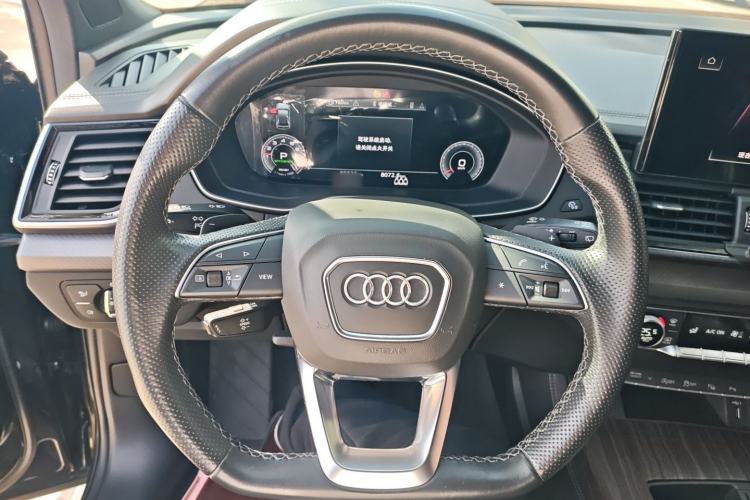 Used Audi Q5L Sportback 2022 45 TFSI Luxury Model Steering Wheel