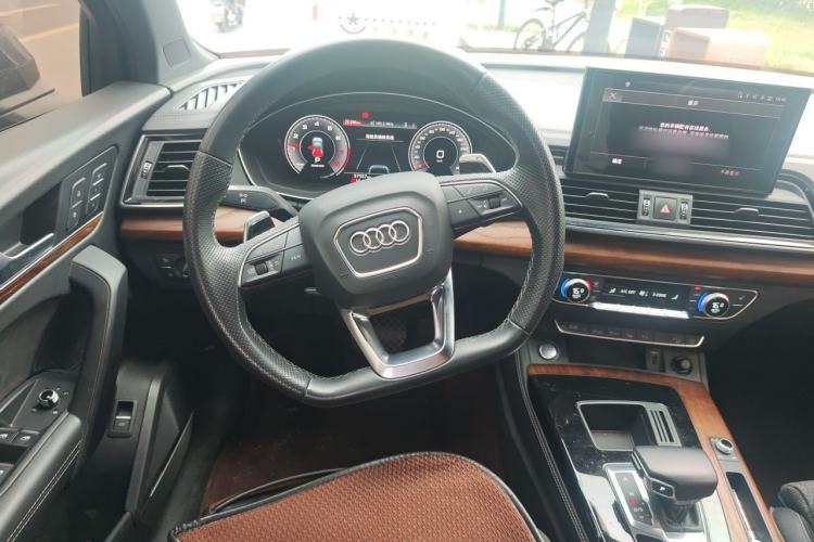 Used Audi Q5L Sportback 2022 45 TFSI Luxury Model Steering Wheel