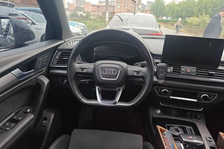 Used Audi Q5L Sportback 2022 40 TFSI Luxury Model Steering Wheel
