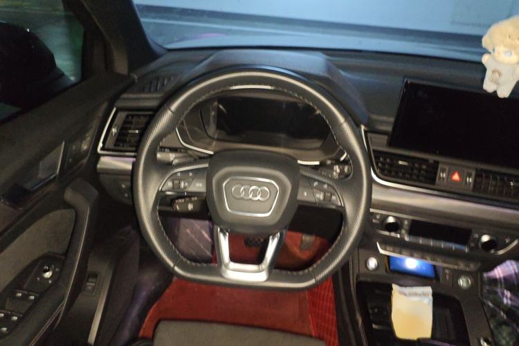 Used Audi Q5L Sportback 2022 40 TFSI Luxury Model Steering Wheel