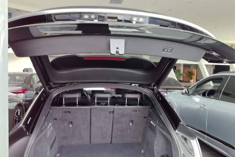 Used Audi Q5L Sportback 2022 40 TFSI Luxury Model Trunk