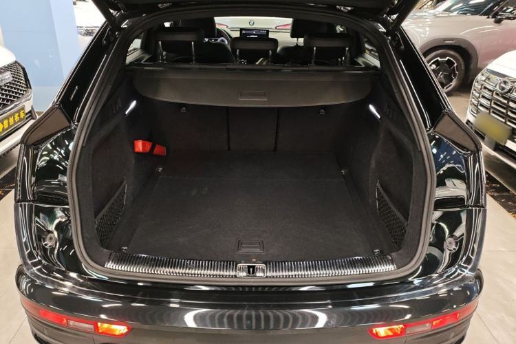 Used Audi Q5L Sportback 2022 Updated 45 TFSI Luxury Edition Trunk