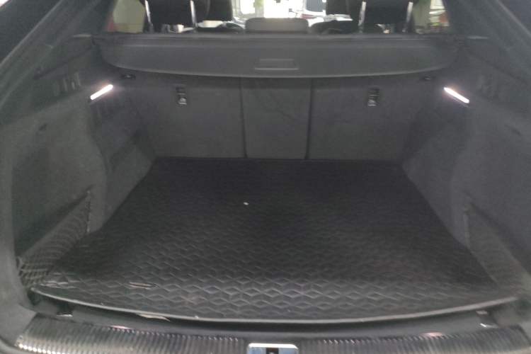 Used Audi Q5L Sportback 2022 40 TFSI Fashion Model Trunk