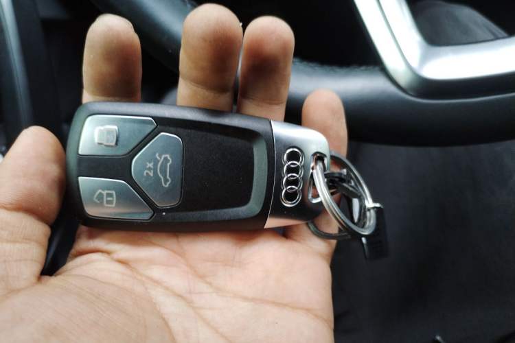 Used Audi Q5L Sportback 2022 Revised Version 45 TFSI Prestige Edition Vehicle Key