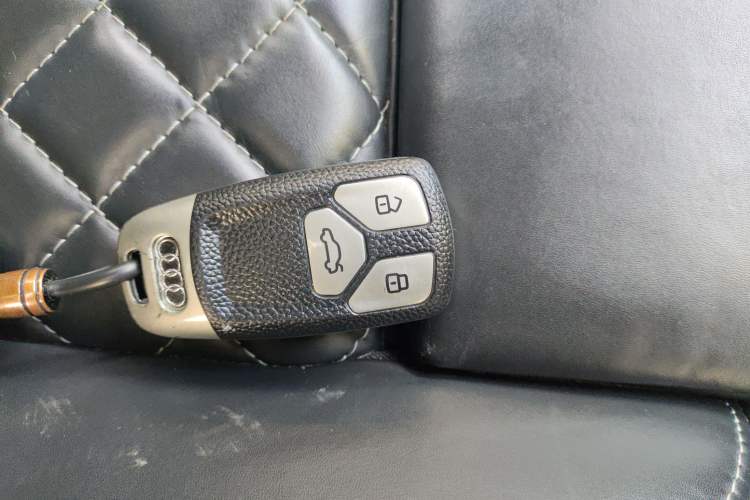 Used Audi Q5L Sportback 2022 40 TFSI Fashion Model Vehicle Key