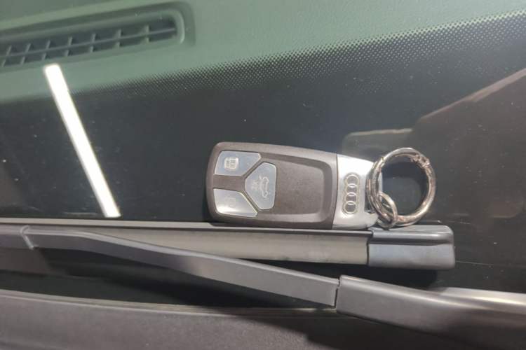 Used Audi Q5L Sportback 2022 Updated 40 TFSI Fashion Version Vehicle Key