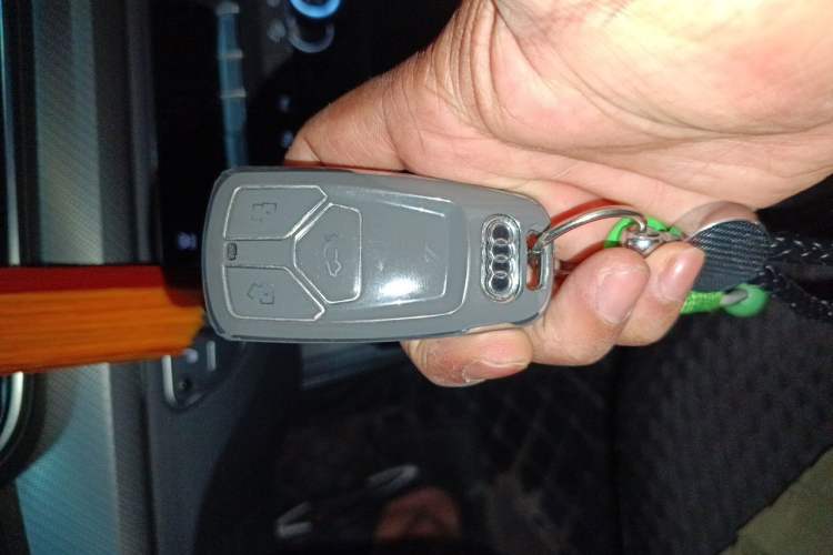 Used Audi Q5L Sportback 2022 40 TFSI Fashion Model Vehicle Key