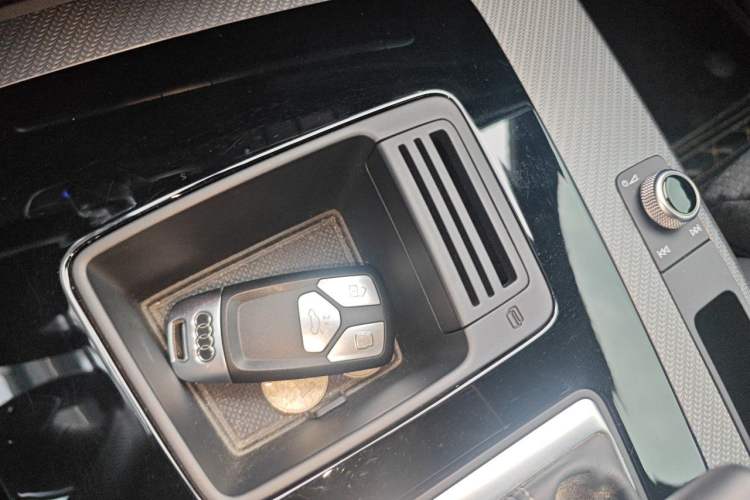 Used Audi Q5L Sportback 2022 45 TFSI Luxury Model Vehicle Key