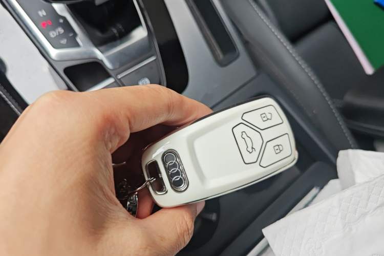 Used Audi Q5L Sportback 2022 40 TFSI Fashion Model Vehicle Key