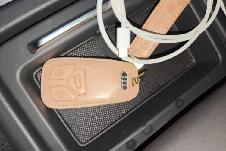 Used Audi Q5L Sportback 2022 40 TFSI Luxury Model Vehicle Key