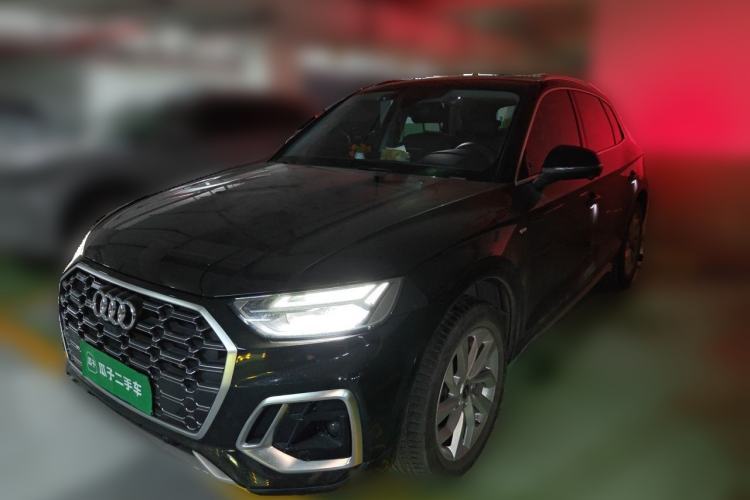 Used Audi Q5L Sportback 2022 40 TFSI Luxury Model Guazi used car, China used car export, Used car for sale, Used cars, Cheapest cars for sale