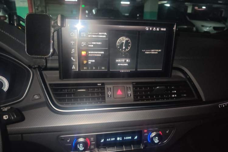 Used Audi Q5L Sportback 2022 40 TFSI Luxury Model Audio And AC Panel