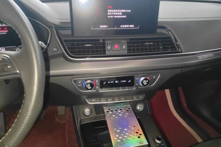 Used Audi Q5L Sportback 2022 40 TFSI Luxury Model Audio And AC Panel