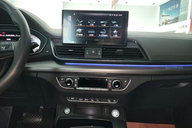 Used Audi Q5L Sportback 2022 40 TFSI Luxury Model Audio And AC Panel