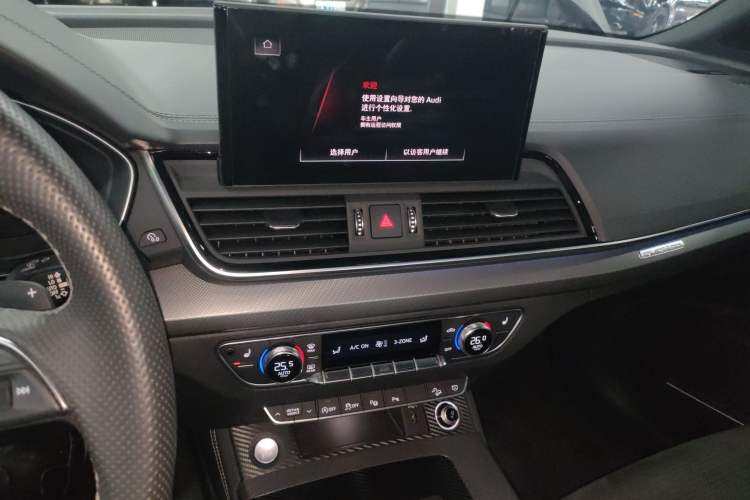 Used Audi Q5L Sportback 2022 Updated 45 TFSI Luxury Edition Audio And AC Panel