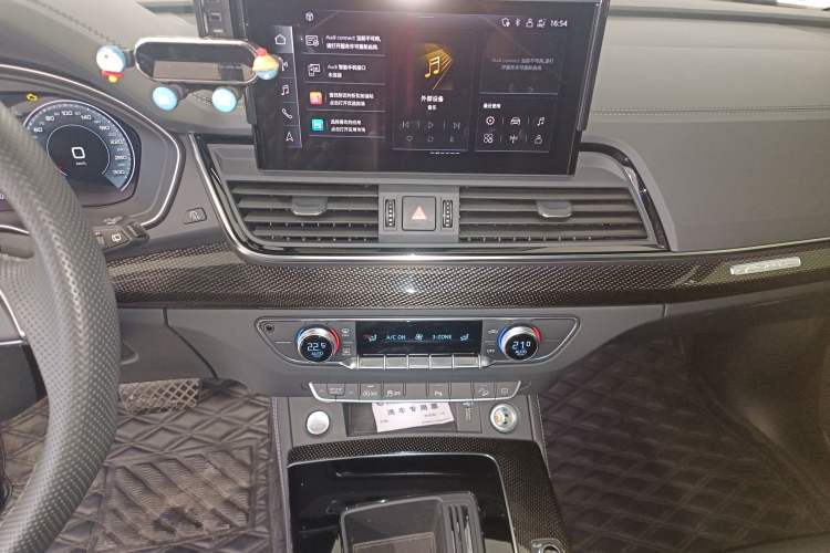 Used Audi Q5L Sportback 2022 40 TFSI Fashion Model Audio And AC Panel