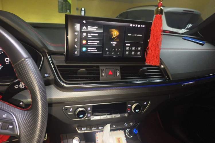 Used Audi Q5L Sportback 2022 Restyled 40 TFSI RS Kit Performance Version Audio And AC Panel