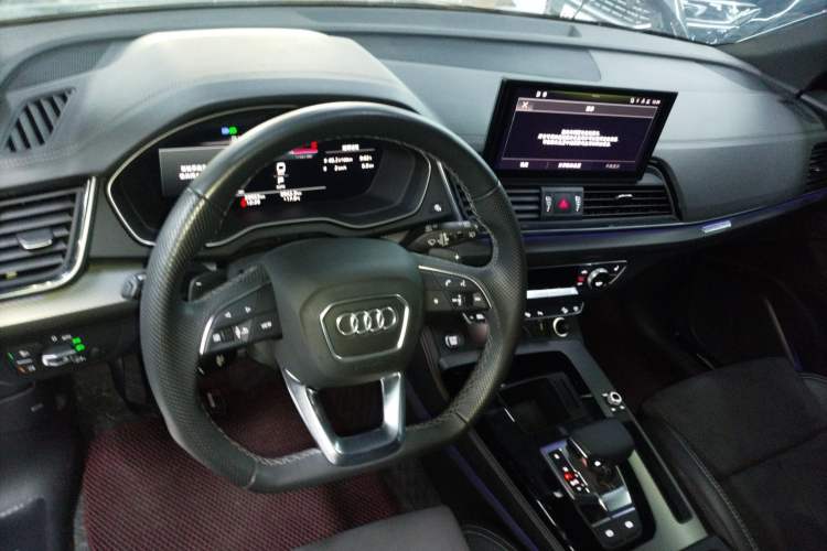 Used Audi Q5L Sportback 2022 40 TFSI Luxury Model Center Console