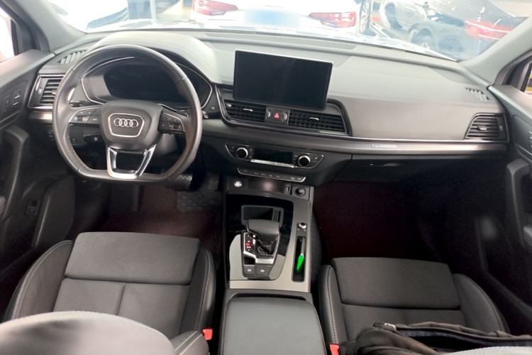 Used Audi Q5L Sportback 2022 40 TFSI Luxury Model Center Console