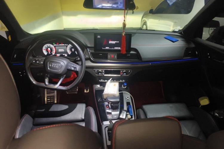 Used Audi Q5L Sportback 2022 Restyled 40 TFSI RS Kit Performance Version Center Console