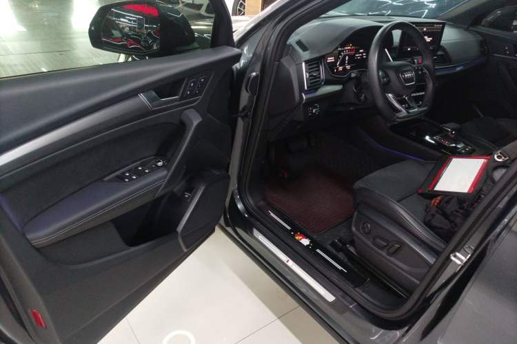 Used Audi Q5L Sportback 2022 40 TFSI Luxury Model Driver Seat