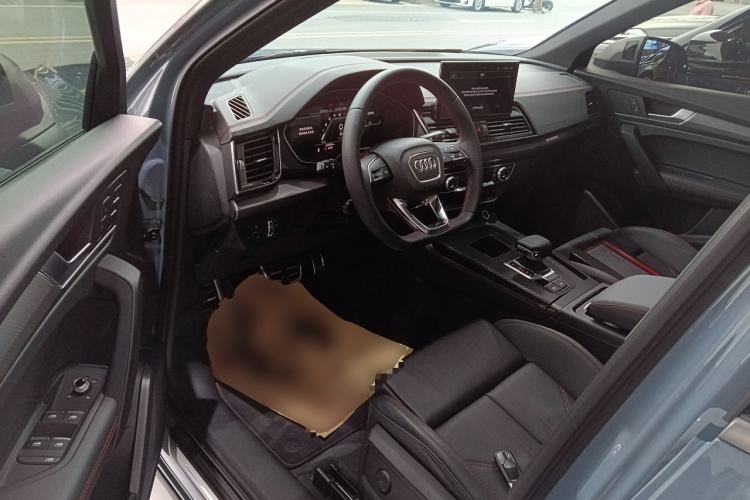 Used Audi Q5L Sportback 2022 40 TFSI RS Package Performance Model Driver Seat